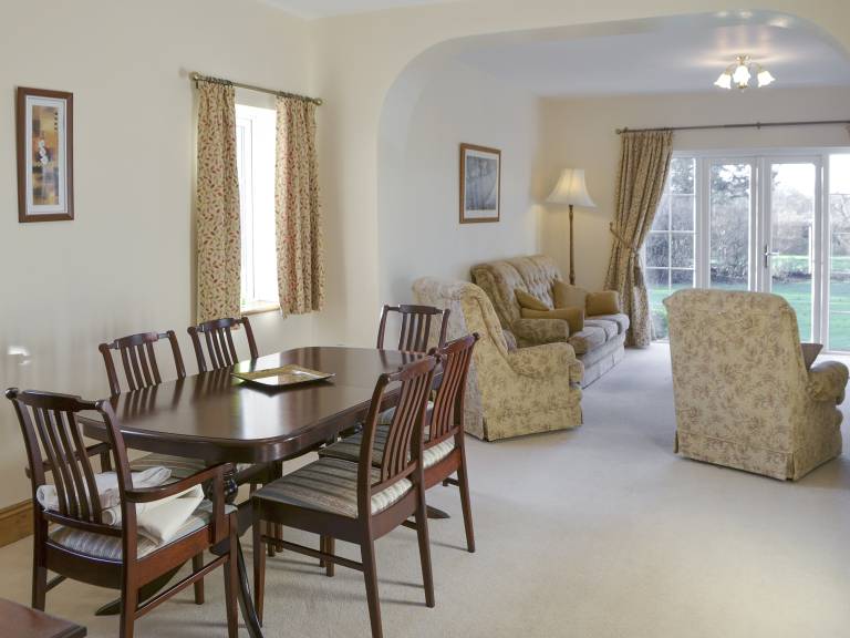 Cottage with yard | River view — photo 4