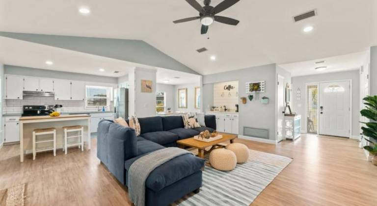 House with pool | Perfect for remote work | Pet-friendly in Jacksonville, FL