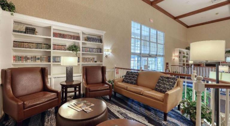 Comfort Suites Appleton Airport — photo 4