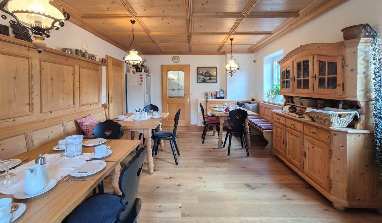 Family-friendly holiday apartment with patio | Mountain view | Dogs allowed — photo 3
