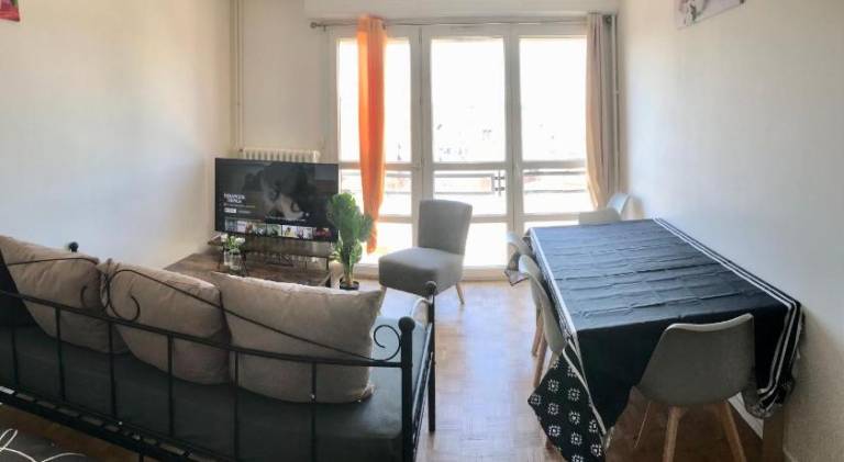 Holiday apartment with 2 rooms for 5 persons in Le Mans