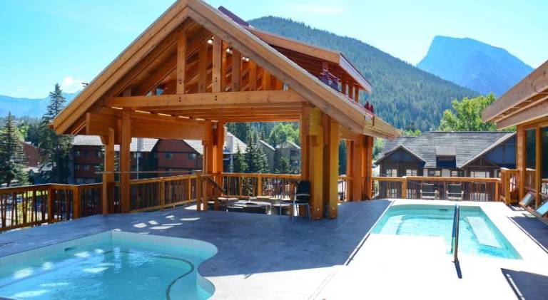 Moose Hotel and Suites — photo 3