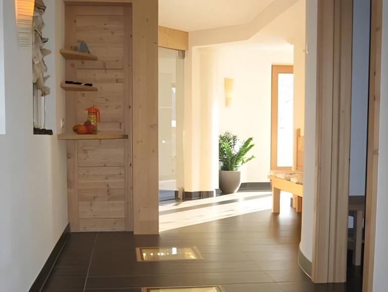 Serviced apartment with sauna, patio & garden | Pets allowed — photo 4