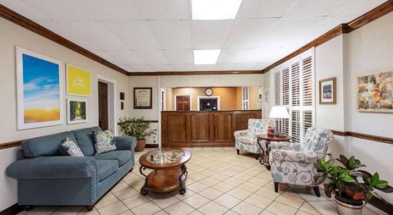 Days Inn by Wyndham Natchez — photo 3