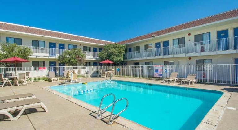 Motel 6 Redding, CA - North — photo 5