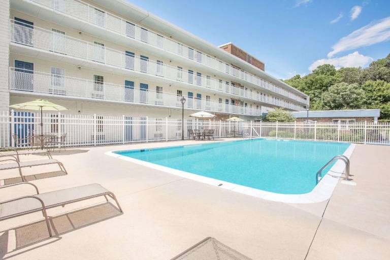 Howard Johnson by Wyndham Staunton — photo 3