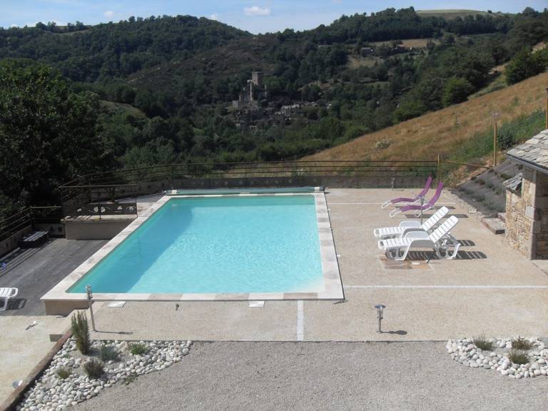 Child-friendly pleasant vacation home with hot tub, grill & pool | Nature view | Pets allowed — photo 2