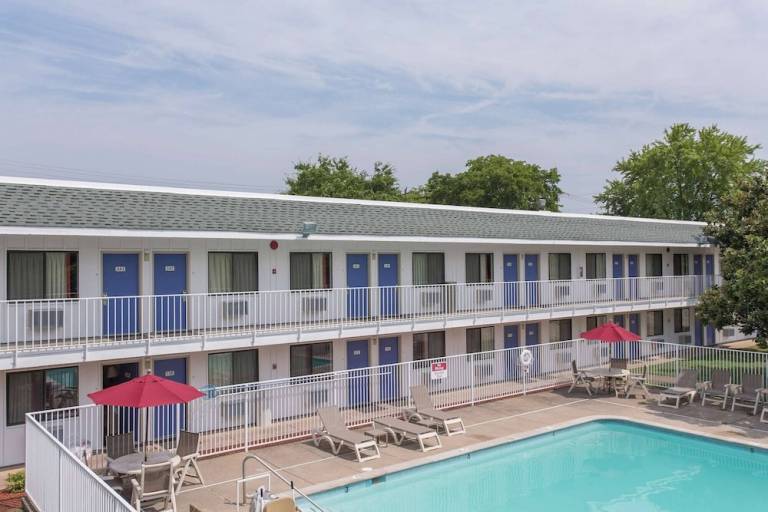 Motel  Gateway
