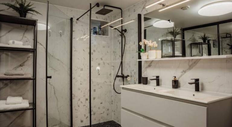 Rental apartment with pool & hot tub | Pet-friendly — photo 2