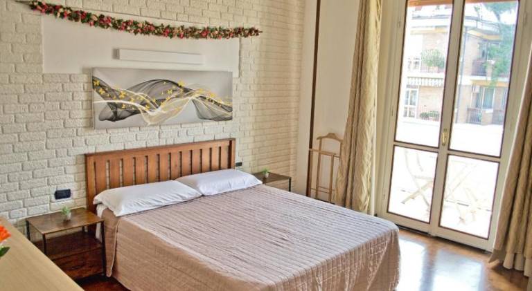 Rental apartment with 2 rooms for 4 persons — photo 2