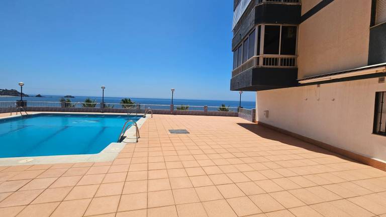 Rental apartment with patio & pool — photo 5