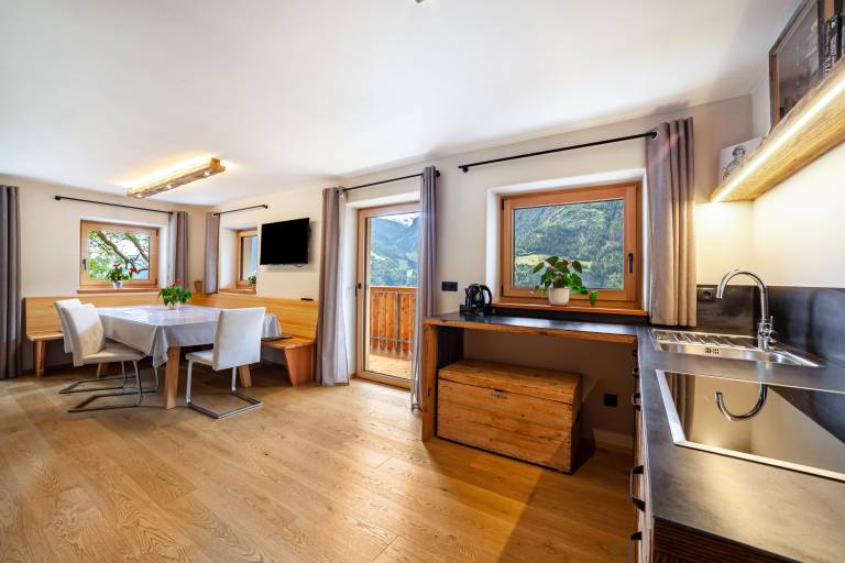 Apartment 'Bergchalet Prantach W75' with Mountain View, Shared Terrace and Wi-Fi in San Leonardo in Passiria