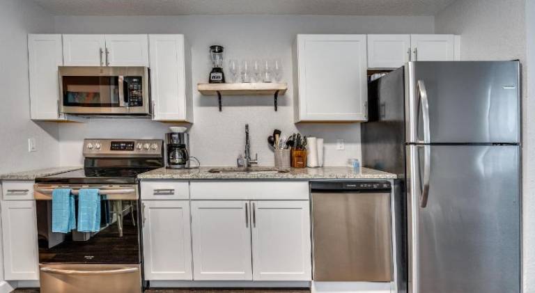 Cortez Gardens Cottage 11, Renovated, Close to Beach, 3-Bed, 2 Bath 10 people — photo 4