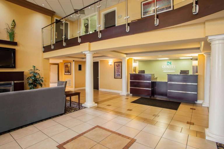 Quality Inn & Suites St Charles -West Chicago — photo 5