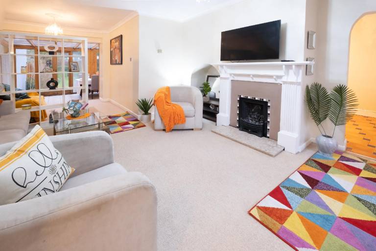 Charming house with garden | Perfect for remote work | Pets allowed in High Wycombe