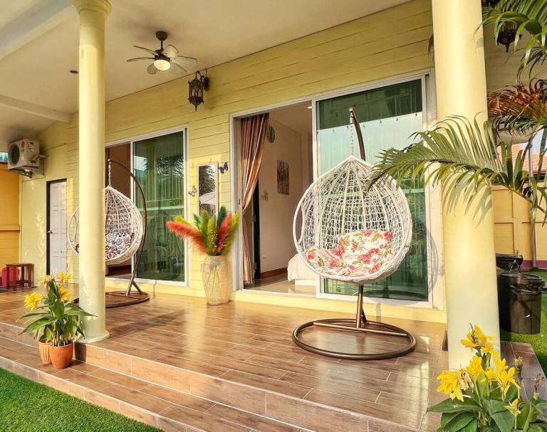 House with yard, grill & pool | Perfect for remote work — photo 4