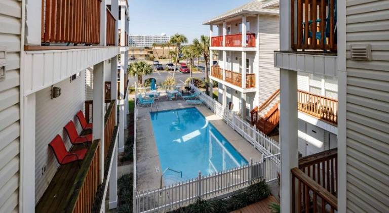 Beautiful vacation home with pool | Close to the beach | Pet-friendly — photo 3