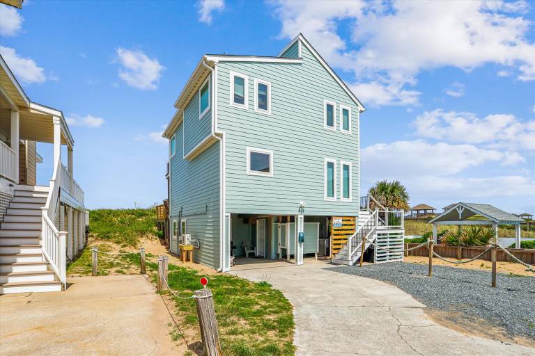 KD1213- Oceanfront Charmer- 4 BRs, Hot Tub, Dog Friendly and Views! — photo 3