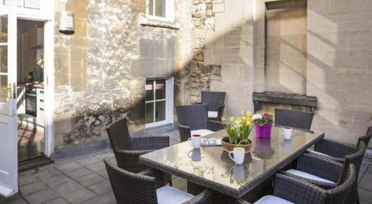 Rental apartment with hot tub & terrace | Close to Roman Baths | Good for workation | Pets are welcome — photo 5