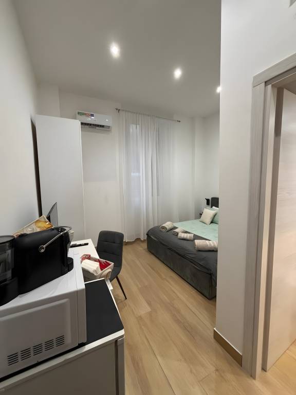 Charming private room with fast internet | City view | Pet-friendly — photo 5