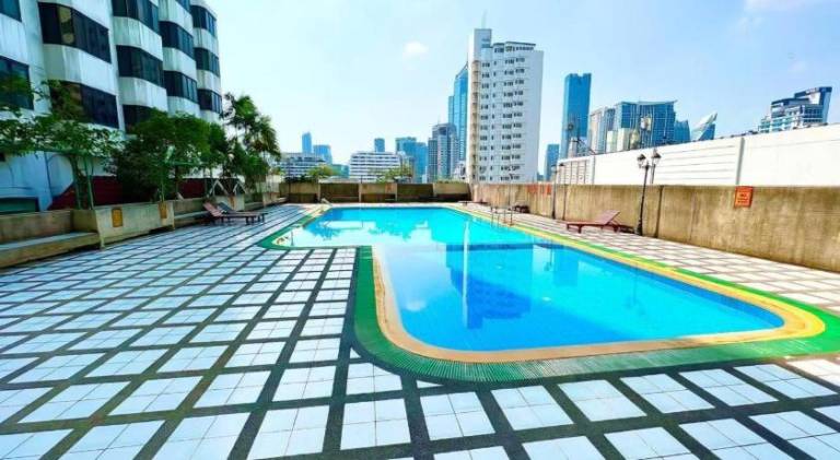 Lovely apartment with pool | Dogs allowed in Bangkok