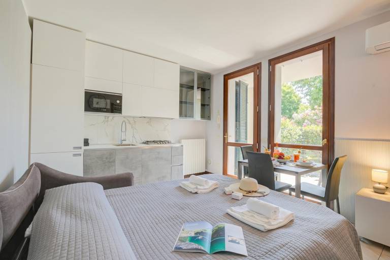 Family-friendly apartment with terrace & garden | Mountain view | Beach nearby | Pet-friendly in Porlezza