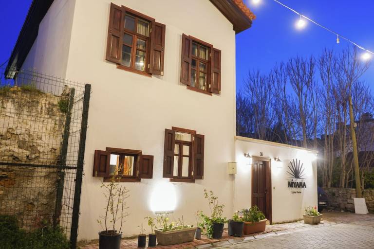 Bed & Breakfast  Çeşme