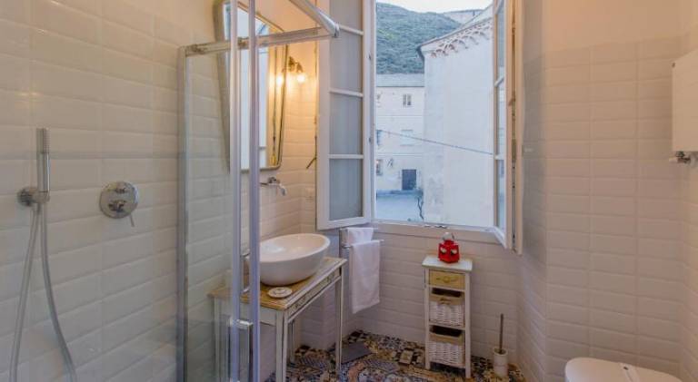 Apartment with 2 rooms for 6 persons — photo 2