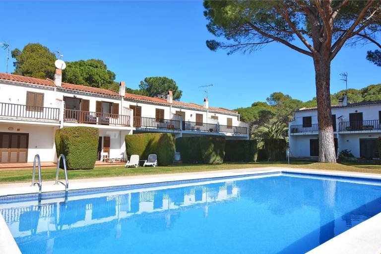 Villa with pool, garden & barbeque in Roses