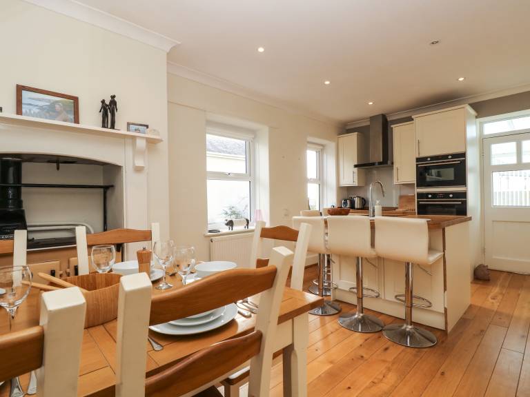 Children-friendly cottage with BBQ & garden | Beach view | Pets allowed — photo 3