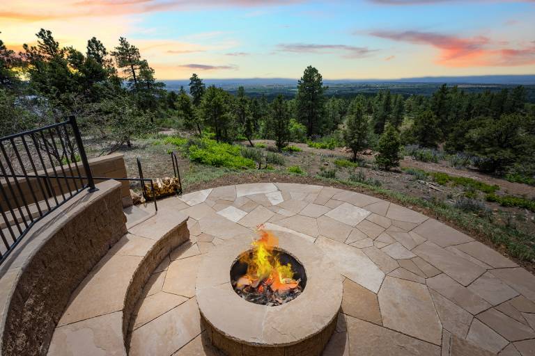 Vacation home with garden, jacuzzi & private pool | Mountain view — photo 3