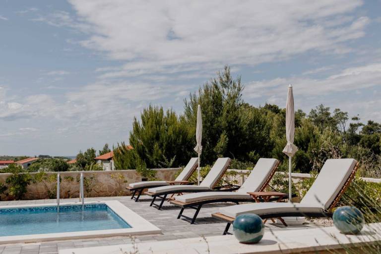 Villa with 3 rooms for 8 persons in Zadar