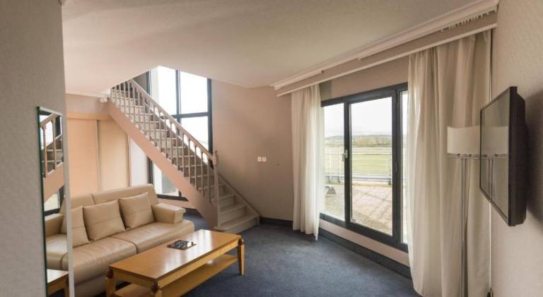 Hotel Le Paddock Magny-Cours — photo 2