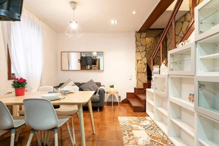 Barcelona Beach Home — photo 3