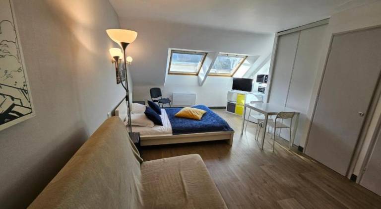 Holiday apartment with garden in Pontivy