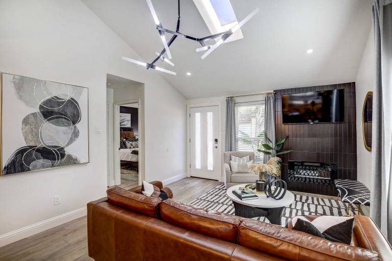Stylish Allen Home near Watters Creek Village — photo 4