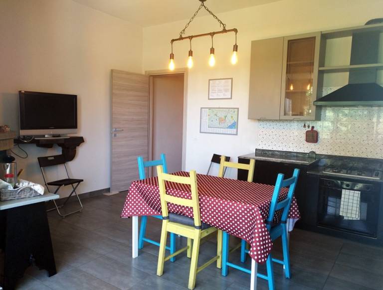 Child-friendly rental apartment with garden & barbeque | Garden view | Pet-friendly — photo 3