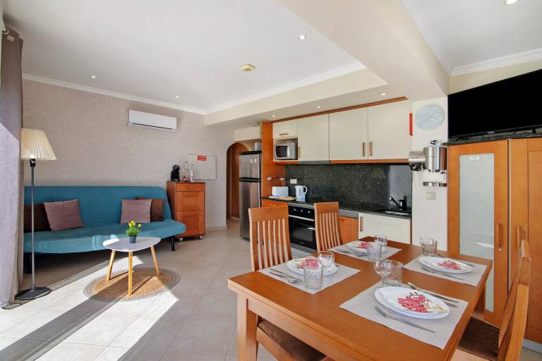 Apartment 'Vista Mar' with Sea View, Wi-Fi and Air Conditioning — photo 5