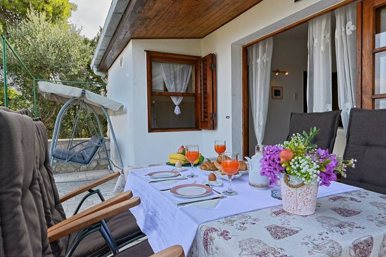 Two bedroom house with terrace and sea view Postira, Brač (K-6052) — photo 2