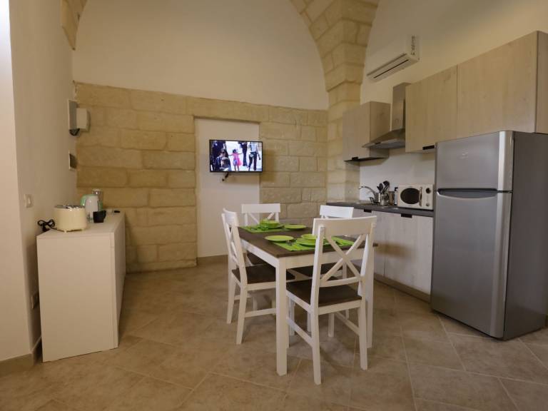 Beautiful apartment with yard & patio | Pets are welcome — photo 2