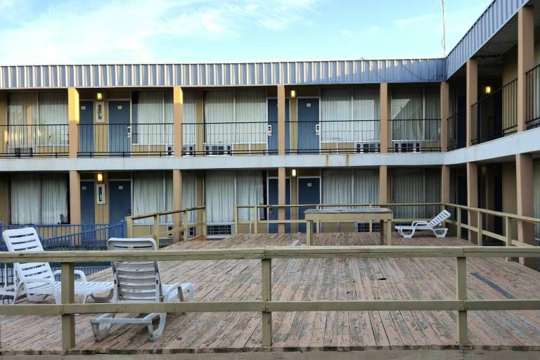 Castle Inn & Suites by OYO Lawton — photo 5