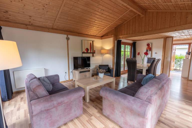 Chalet with an open plan kitchen and dishwasher