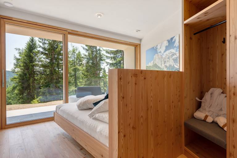 Fully equipped pleasant holiday apartment with fast internet, BBQ & sauna | Garden view | Next to the ski | Pet-friendly in Avelengo