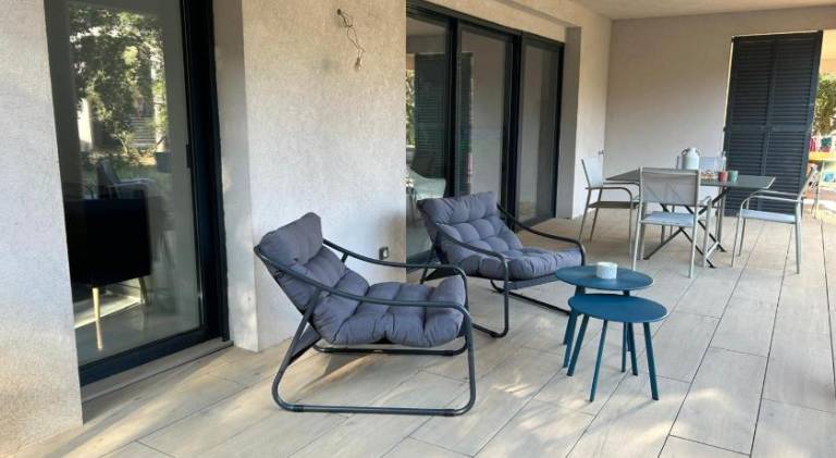 Apartment with terrace — photo 4