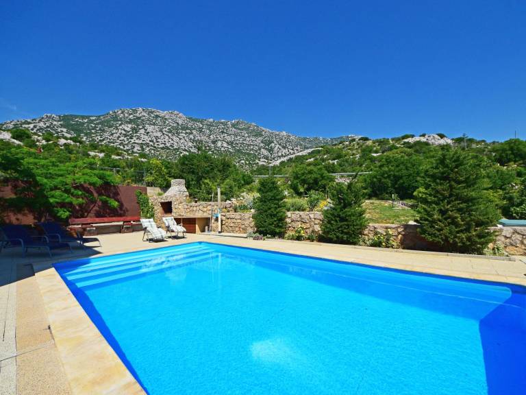 Rental apartment with terrace, pool & grill | Sea view — photo 5