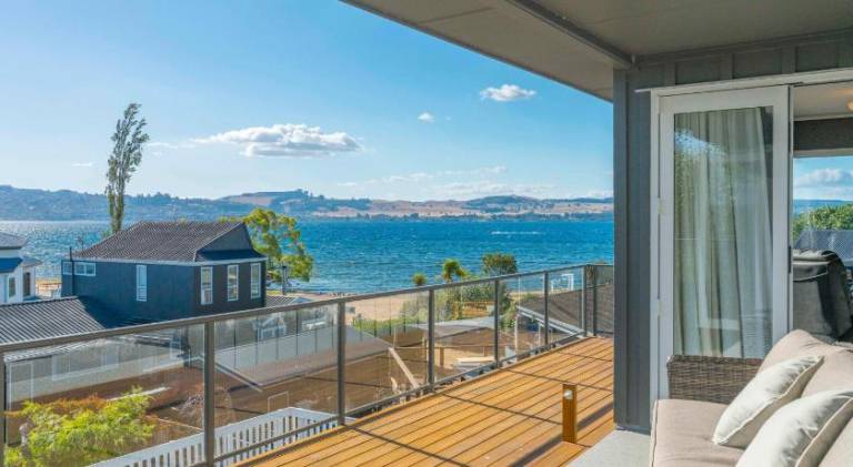 House with 4 rooms for 8 persons in Taupo