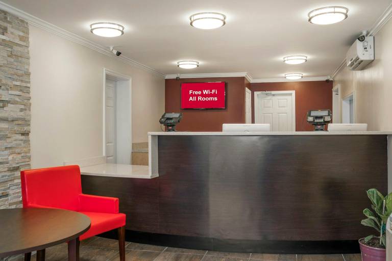 Red Roof Inn Fredericksburg North — photo 5