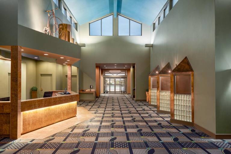 Royal Hotel West Edmonton, Trademark Collection by Wyndham — photo 3