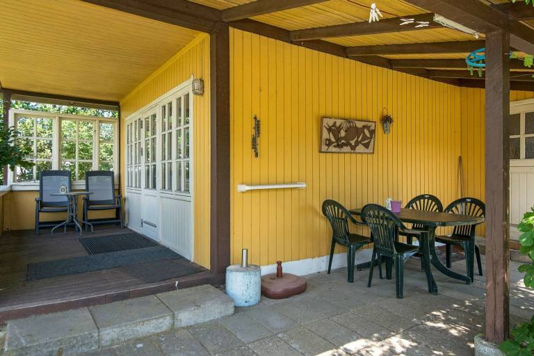 Vacation home with barbeque, terrace & yard | Close to the beach | Pet-friendly — photo 3