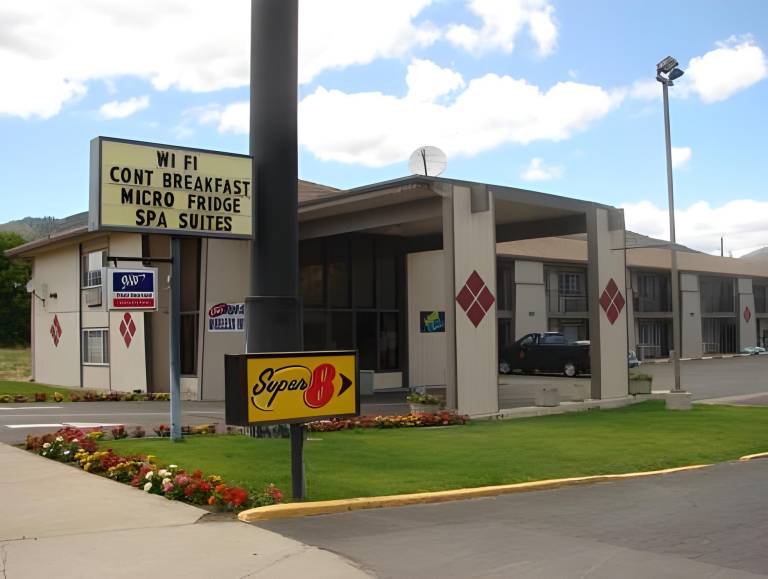 Super 8 By Wyndham Yreka in Yreka, CA